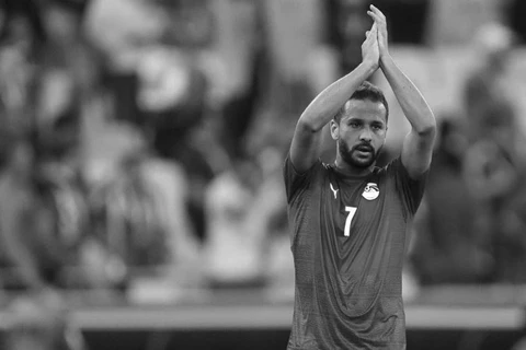 "عدت من الموت لكي تودعنا".. رسالة جماهير الأهلي لأحمد رفعت في مباراة طلائع الجيش